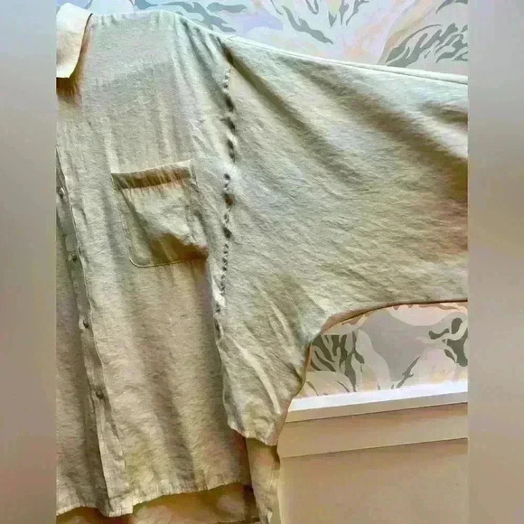 Grade&gather Button-up Batwing Hi Low Blouse, Size Medium - Picture 3 of 8